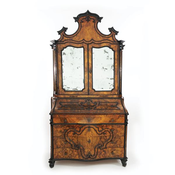 Trumeau lastronato in noce e radica di noce, Milano, XVIII secolo