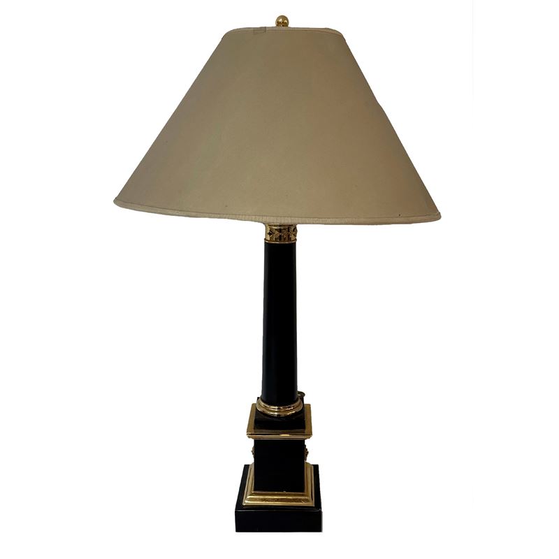 Lampada in metallo laccato nero e dorato