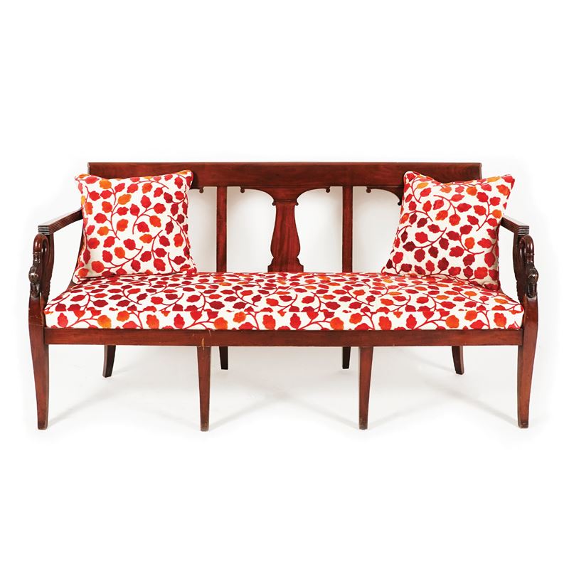 Divano e quattro poltrone di noce, XIX secolo