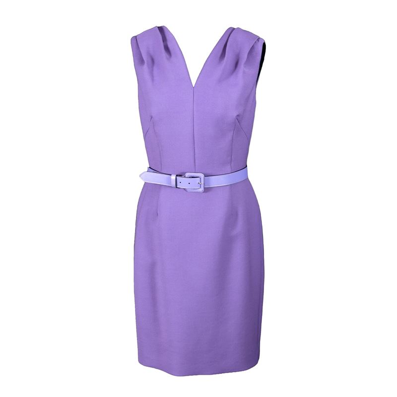 Christian Dior, Abito a tubino in lana viola con scollo a V e cappottino abbinato