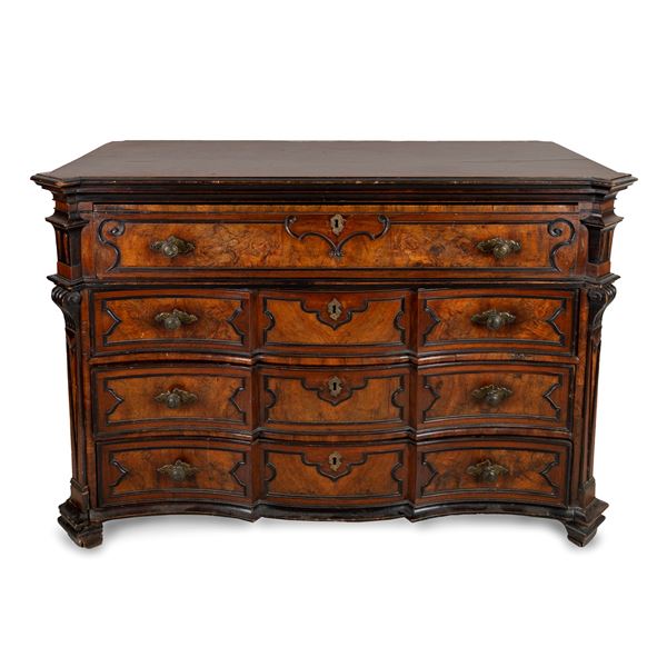 Canterano lastronato in noce, Lombardia, periodo Luigi XIV