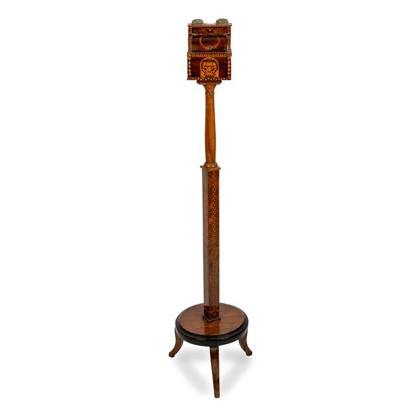 Originale trespolo puntaspilli, fine del XVIII-inizi del XIX secolo