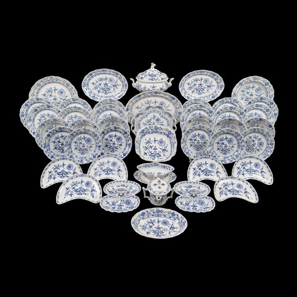 Servizio di piatti Zwiebelmuster in porcellana bianca e blu, Meissen
