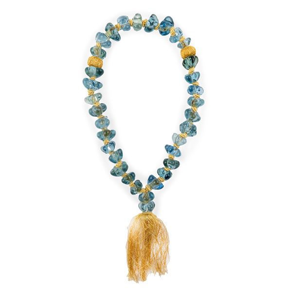Collana in vetro celeste