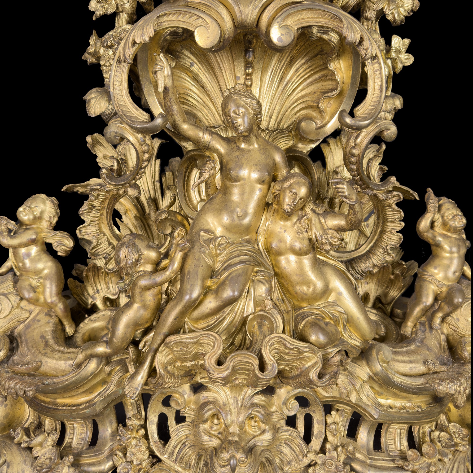 Pendola con figure allegoriche e coppia di candelabri in bronzo dorato, Francia, XIX secolo