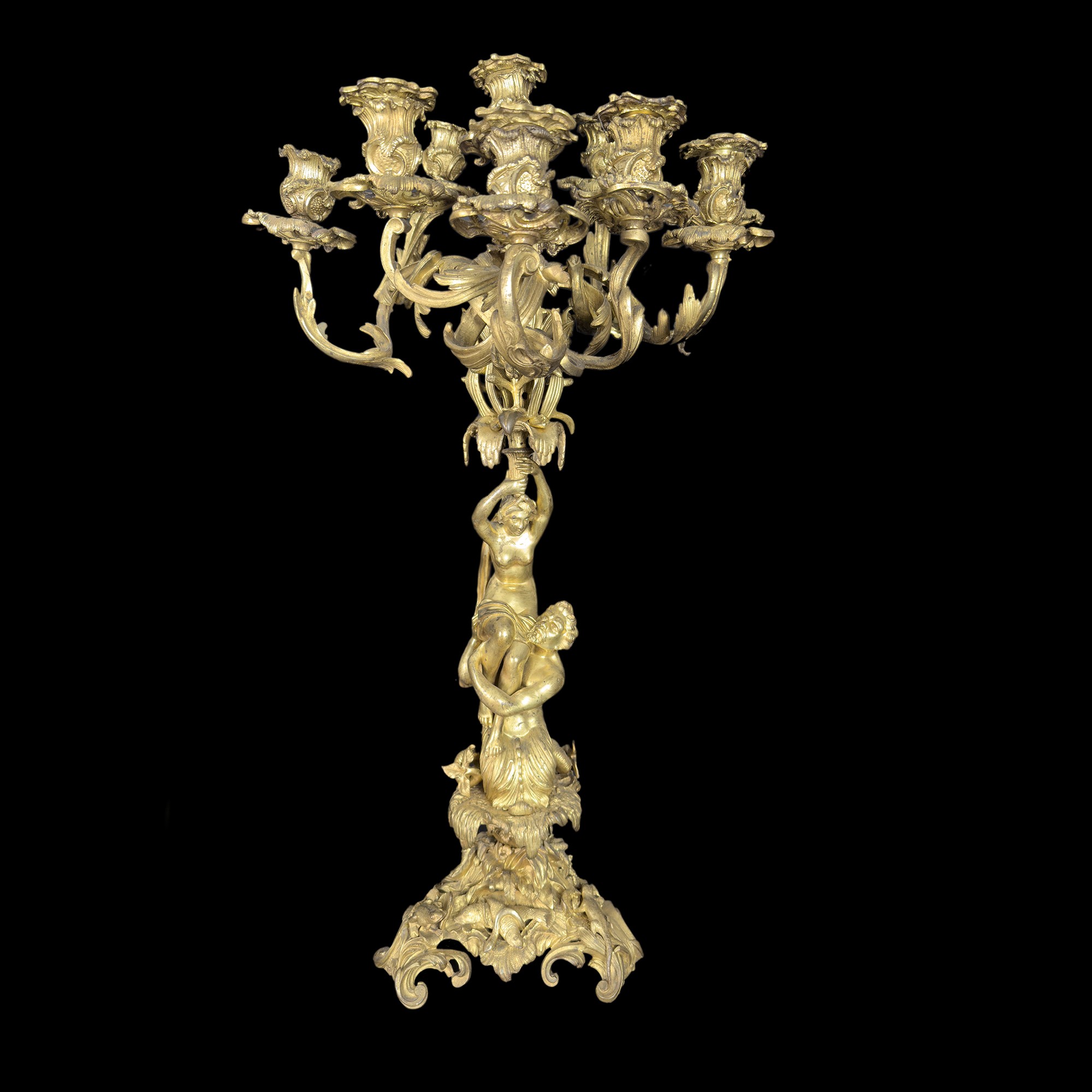 Pendola con figure allegoriche e coppia di candelabri in bronzo dorato, Francia, XIX secolo