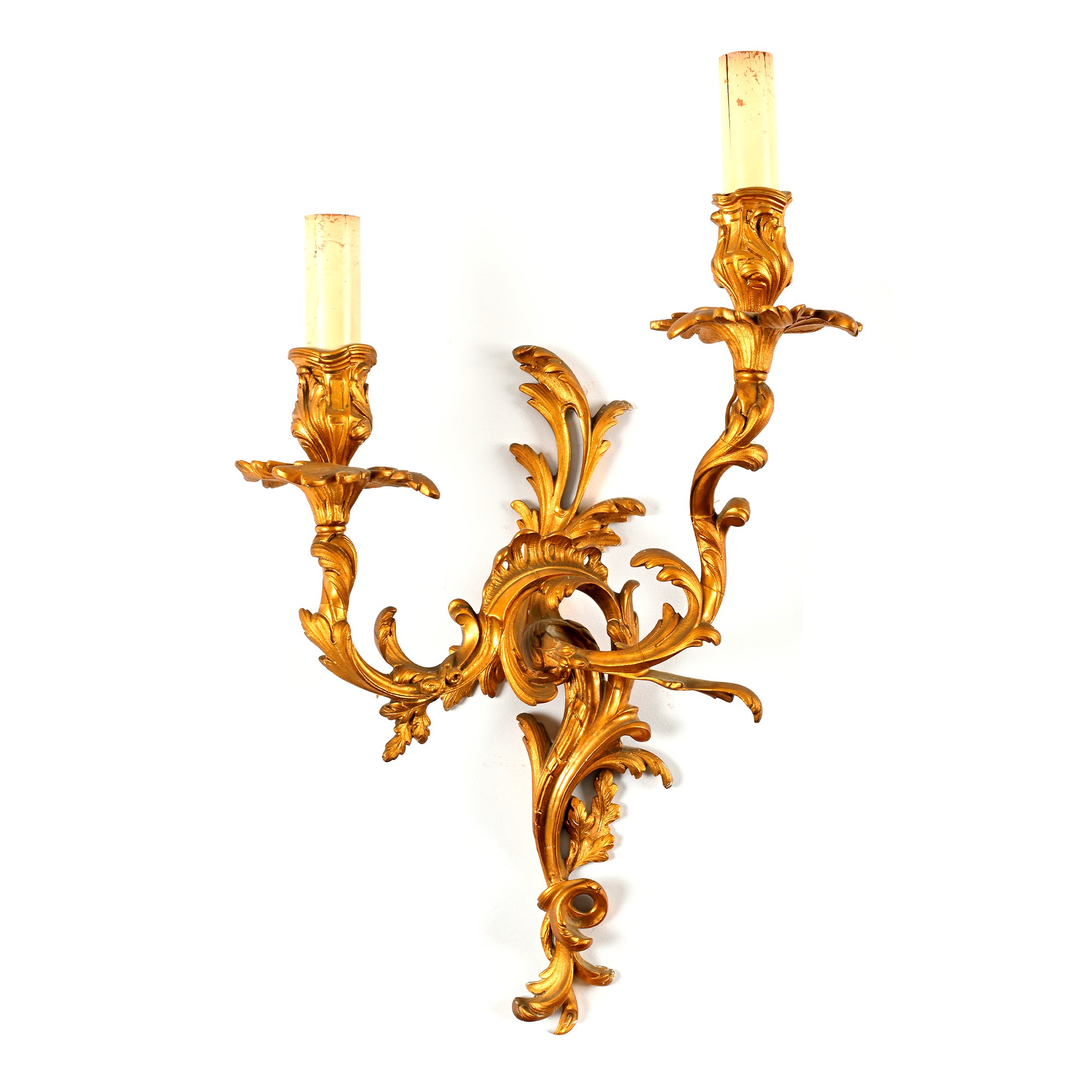 Coppia di appliques in bronzo dorato in stile Luigi XV