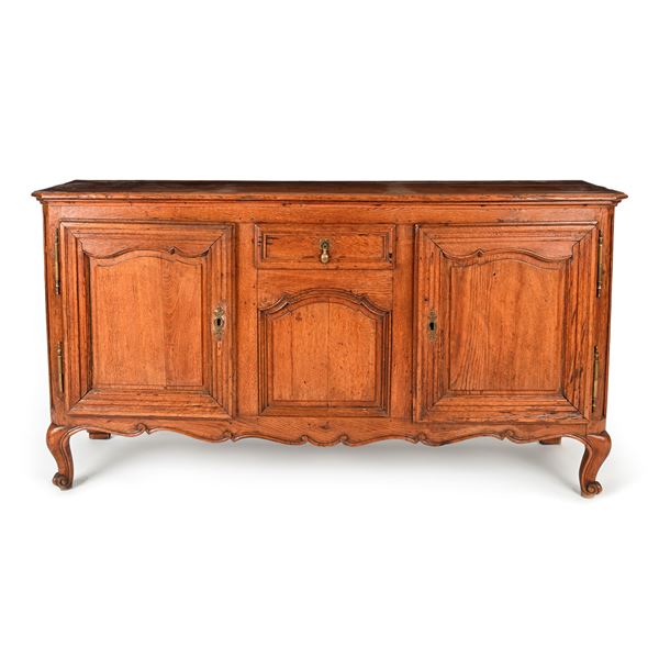 Credenza di rovere, Francia, XVIII secolo  - Asta L'eternità è il mare mischiato con il sole - Bolli & Romiti - Casa d'Aste in Roma