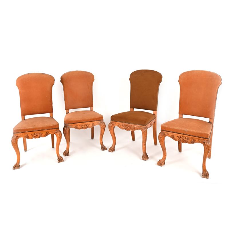 Quattro sedie di noce