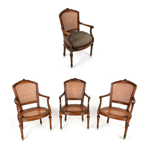 Quattro poltrone in noce, Francia, XVIII secolo
