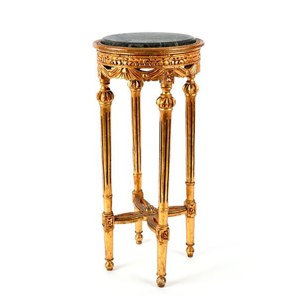 Gueridon in legno dorato e intagliato