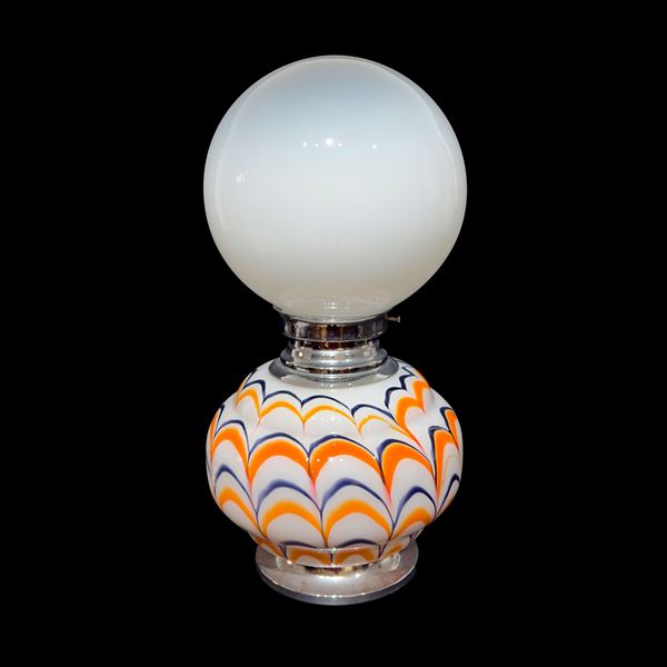 Lume da tavolo in vetro bianco, anni '70