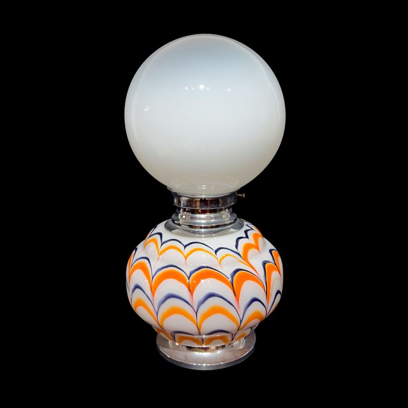 Lume da tavolo in vetro bianco, anni '70