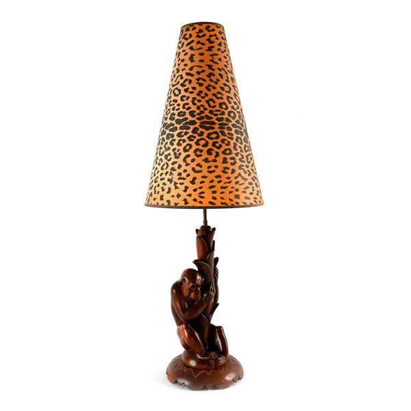 Lume da tavolo in legno