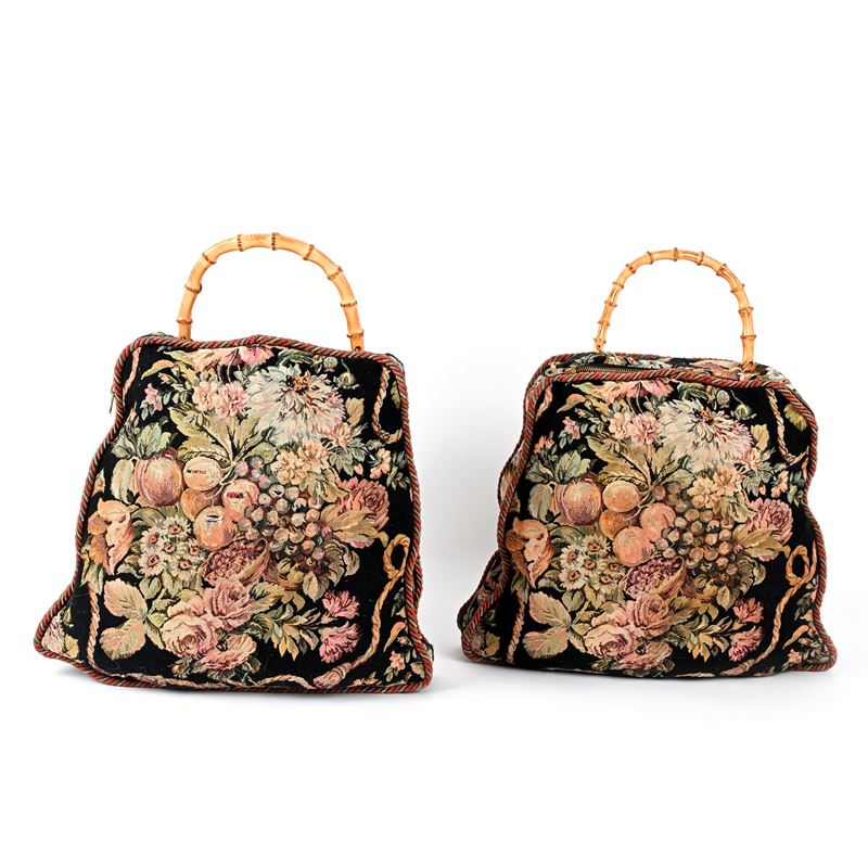Coppia di borsoni in tessuto gobelin