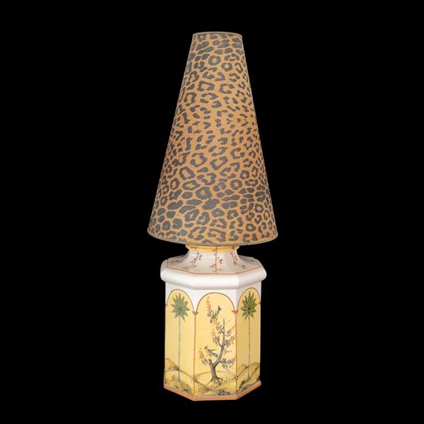 Lume da tavolo in ceramica bianca e gialla