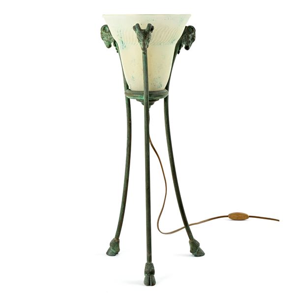 Lampada a tripode