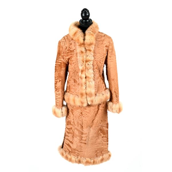 Tailleur in breitschwanz color miele