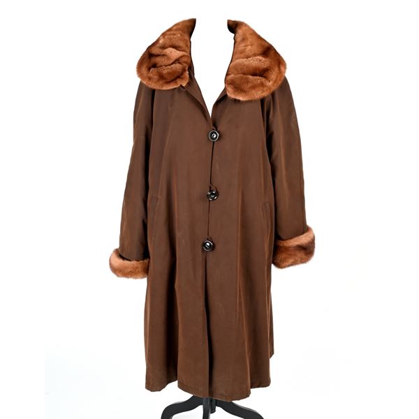 Impermeabile in tessuto marrone scuro con interni sfodarabili di lapin