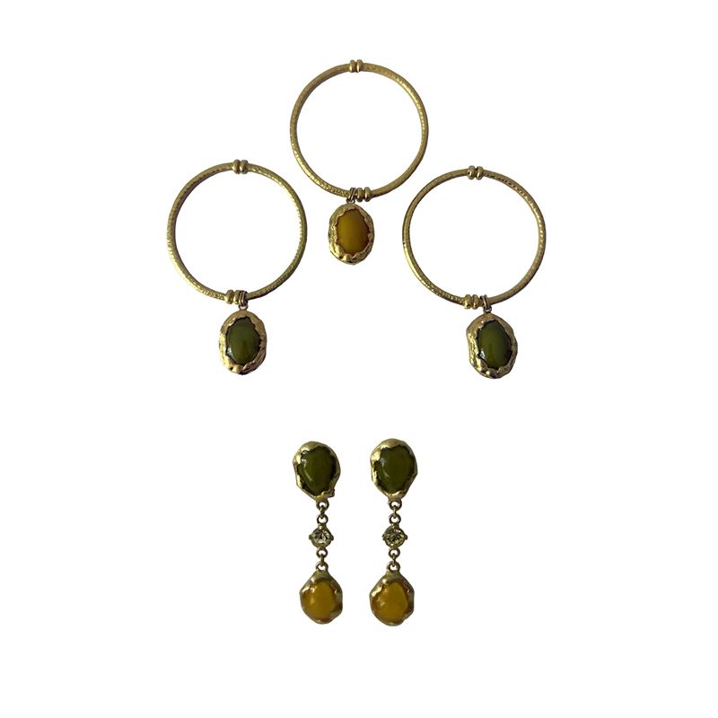 De Liguoro, Set di bracciali e orecchini in metallo dorato con pendenti a medaglione