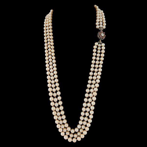 Collana a tre fili di perle artificiali