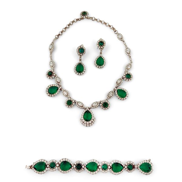 Demi-parure argentata, vetri e strass imitanti gli smeraldi e i diamanti, Ciner