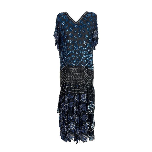 Abito da sera in seta nera a manica corta