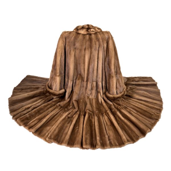 Cappotto maxi di visone femmina selvaggiato