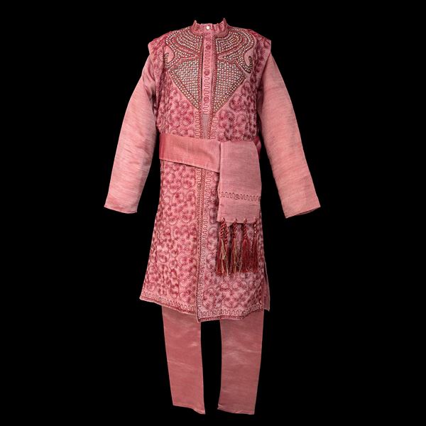 Abito tradizionale indiano (kurta e churidar) rosso cangiante