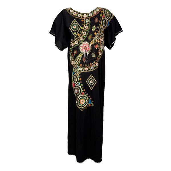 Caftano in tessuto nero con maniche corte