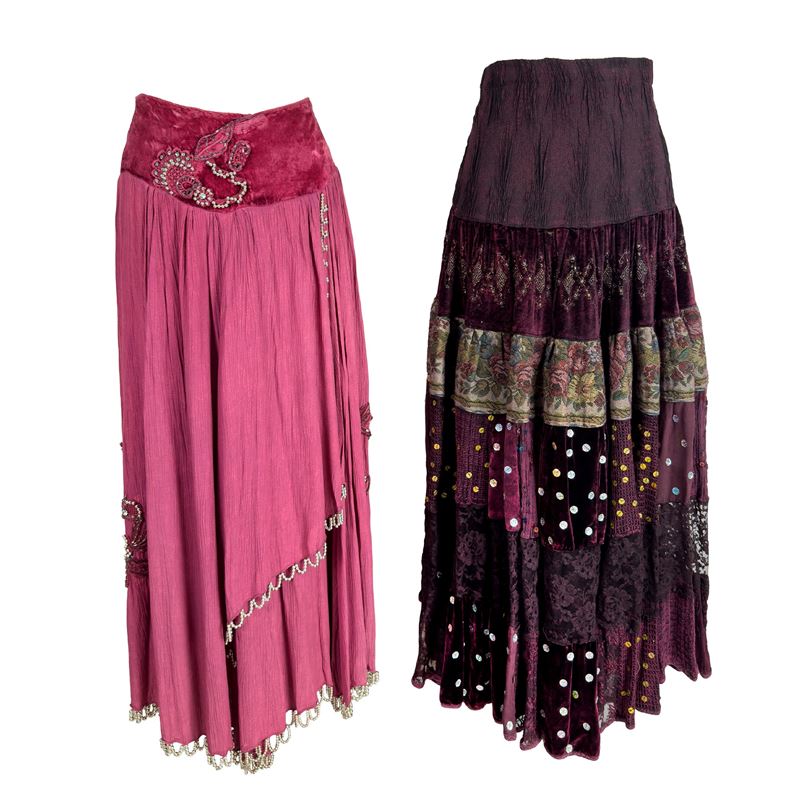 Due gonne, tessuto con strass e paillettes dorate