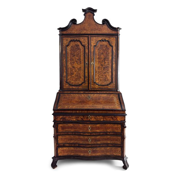 Trumeau lastronato in noce e radica d'ulivo, Lombardia, XVIII secolo