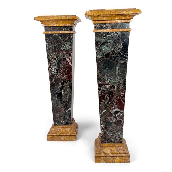 Coppia di erme placcate in breccia di Siena e rosso Levanto