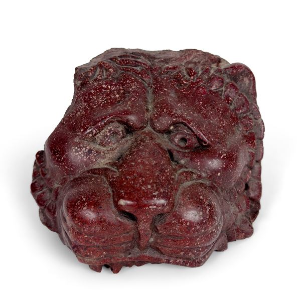 Testa di leone in porfido imperiale