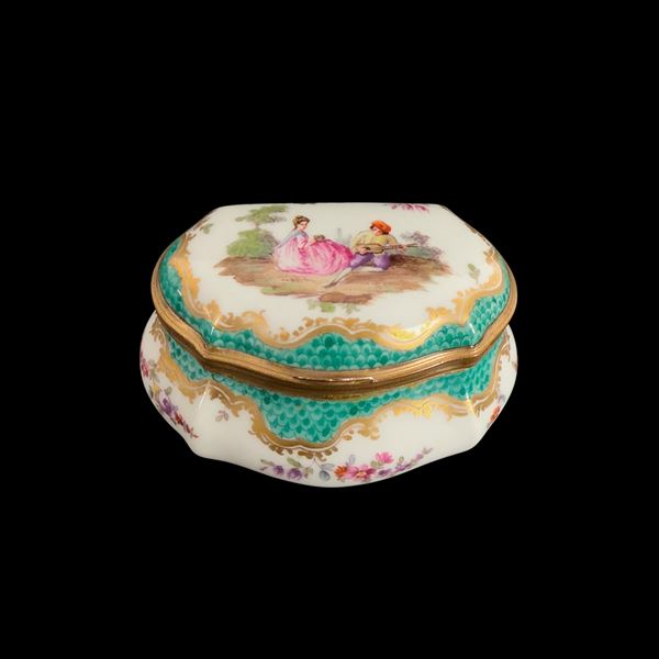 Tabacchiera in porcellana, XIX secolo