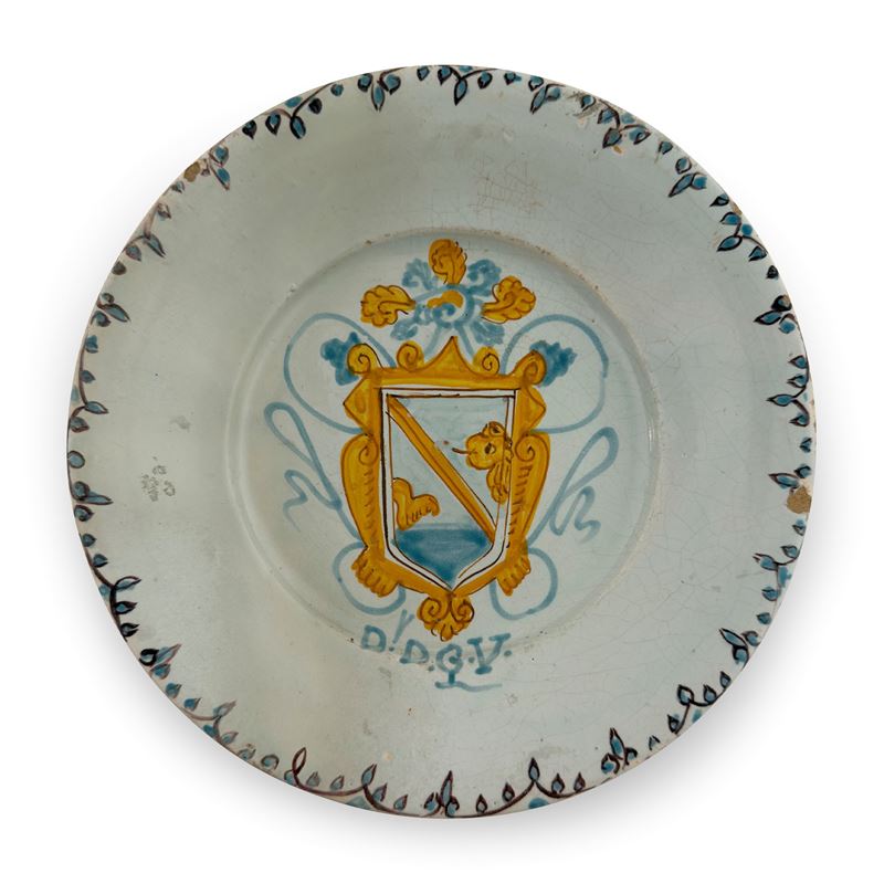 Piatto in Maiolica, Puglia, XVIII Secolo