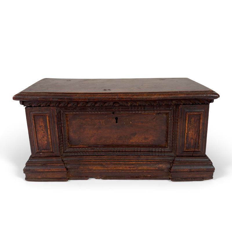 Modellino di cassone in noce, XVII secolo