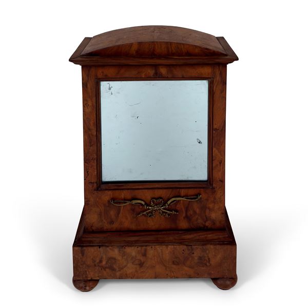 Modellino di armadio di noce, 1820 circa