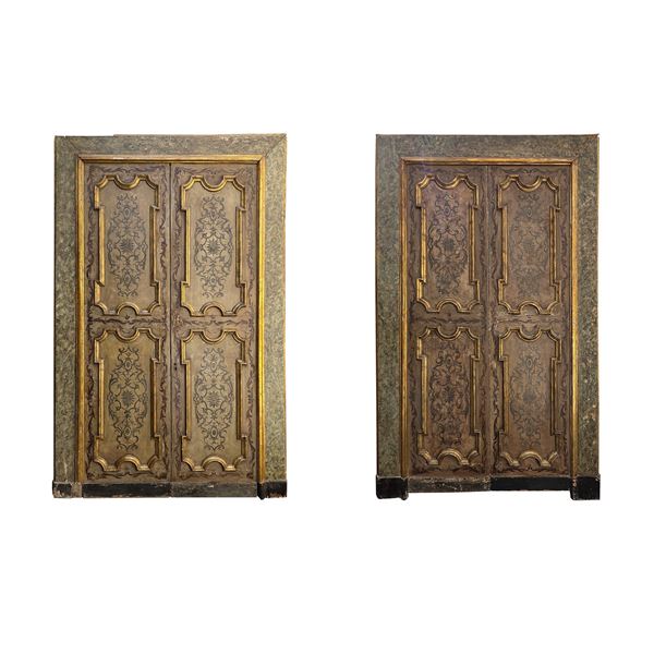 Coppia di porte a due ante in legno laccato a fondo avorio e dorato, Napoli, XVIII secolo