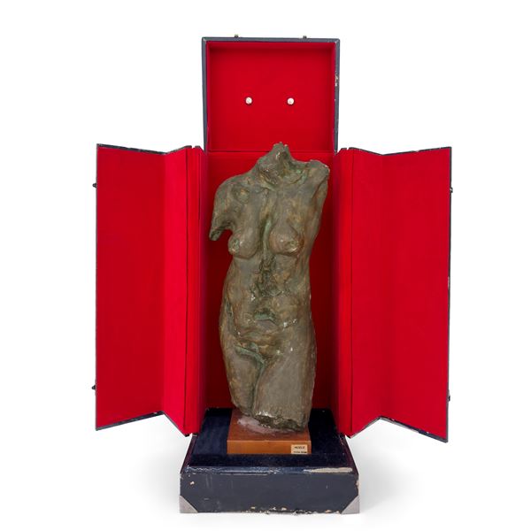 Augusto Murer, busto femminile in gesso patinato, 1970