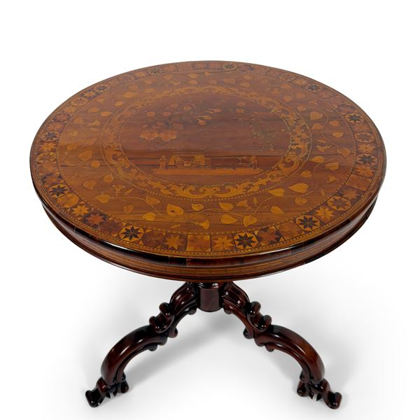 Tavolino a vela di noce, XIX secolo