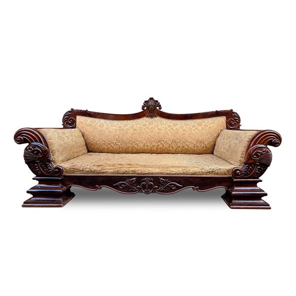 Grande divano in mogano, XIX secolo