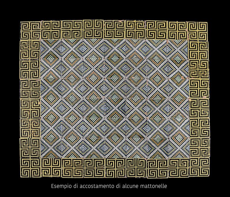 Elegante Pavimento in Maiolica, Napoli, Manifattura Giustiniani, Fine del XVIII-inizi del XIX Sec...