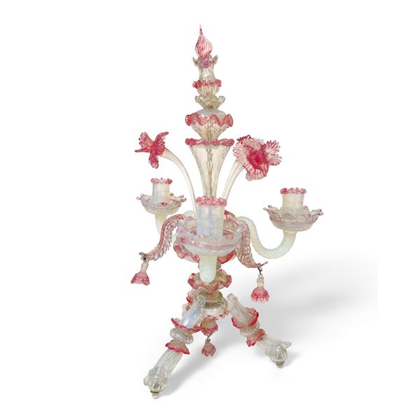 Piccolo flambeau a tre luci, in vetro di Murano opalescente, XIX secolo
