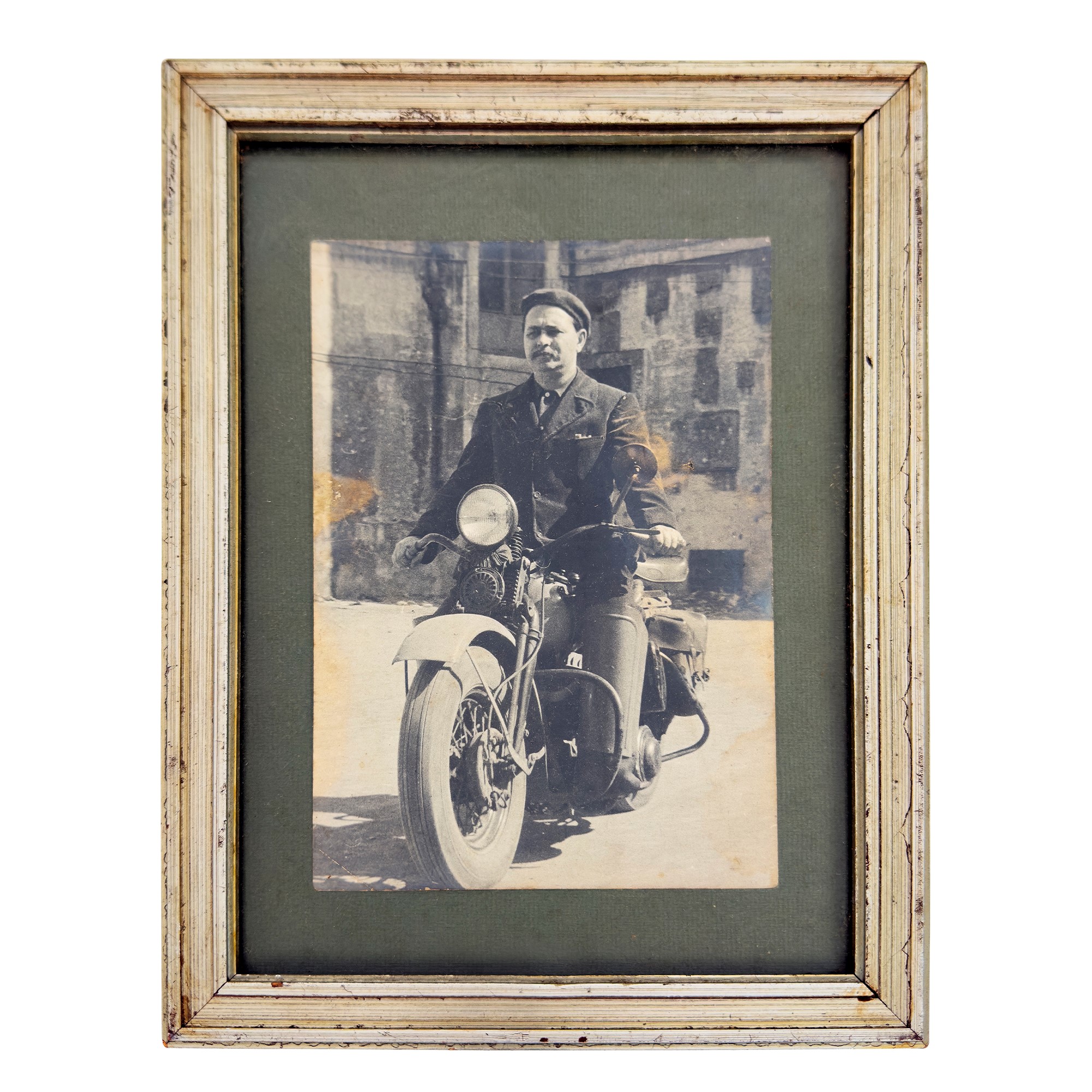 Due ritratti di Assen Peikov UNITI a tre fotografie