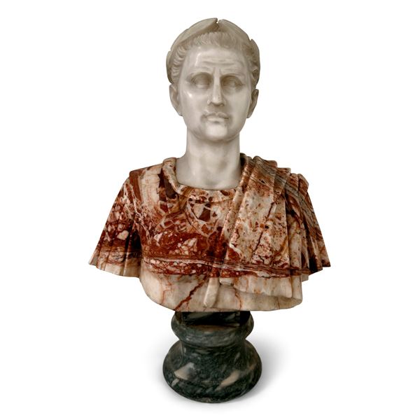 Busto di imperatore con capo laureato in marmo bianco e brecciato rosso