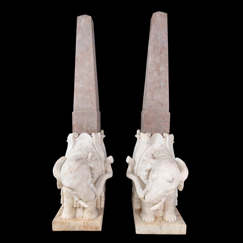 Coppia di Elefanti Bardati in Marmo Bianco