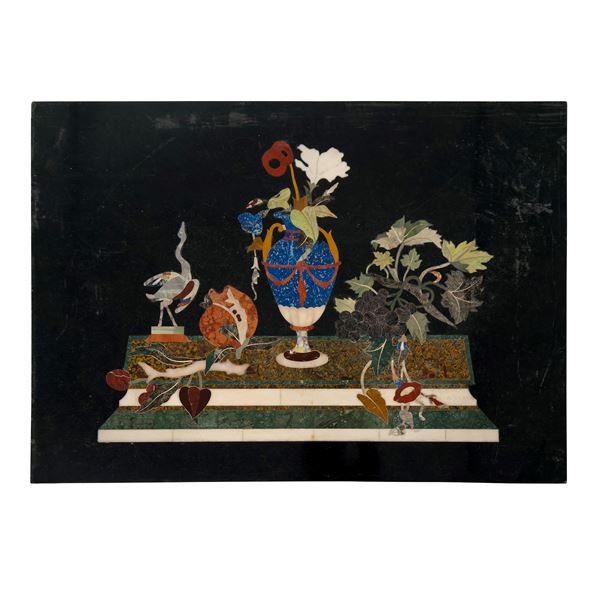 Placca rettangolare in ardesia intarsiata in marmi policromi e pietre dure