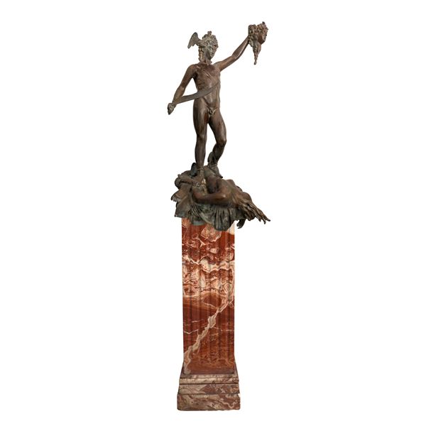 Perseo con la testa della Medusa, grande scultura in bronzo patinato