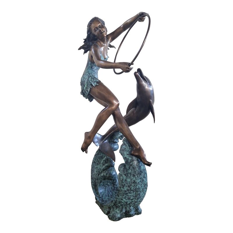 Fontana in Bronzo Patinato Raffigurante una Bimba che Gioca con un Delfino